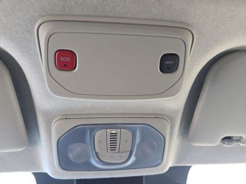 Used 2025 RAM ProMaster 2500 FWD image 21