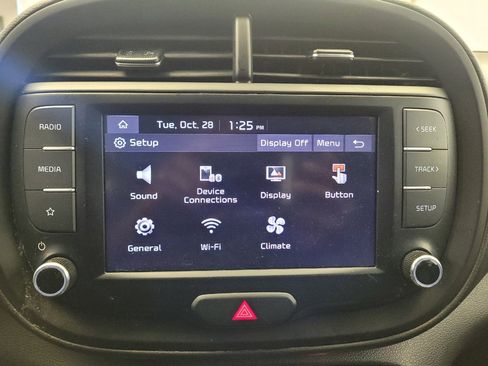 Used 2023 Kia Soul LX image 25