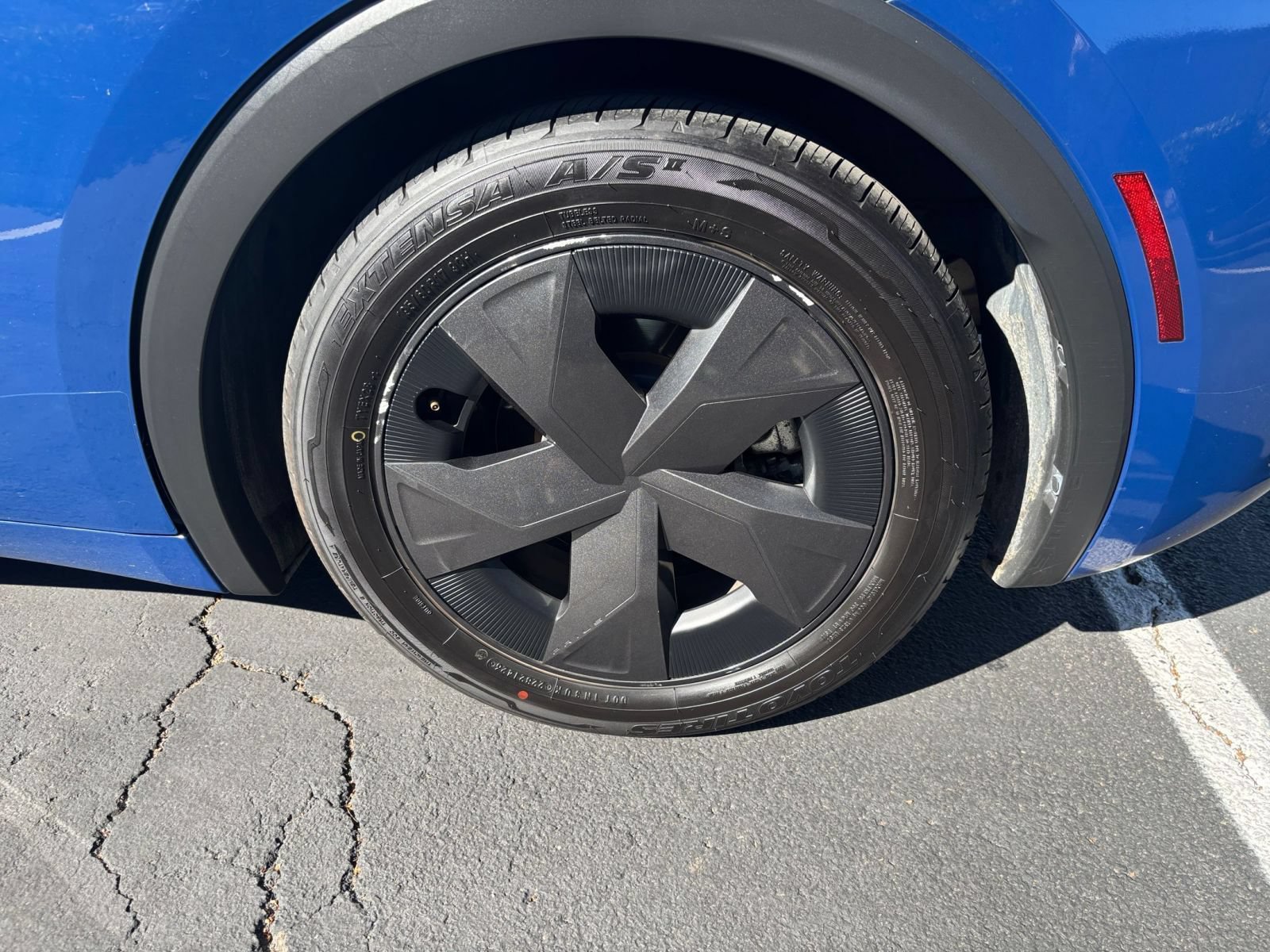 Used 2023 Toyota Prius LE FWD image 27
