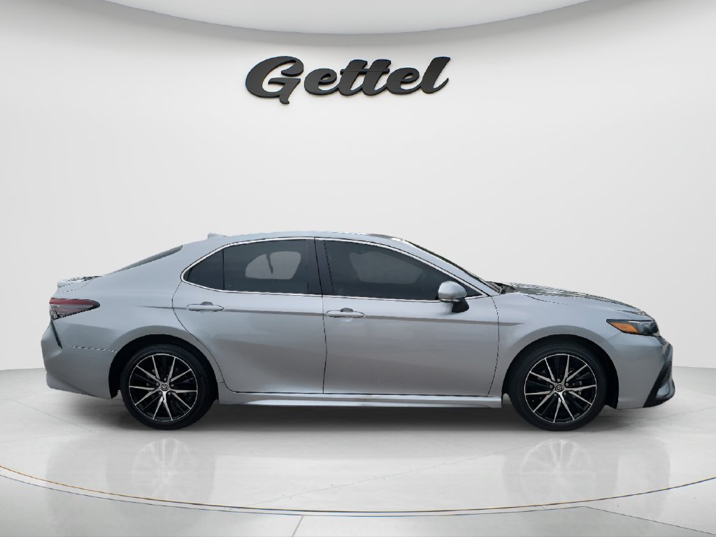 Used 2024 Toyota Camry SE FWD image 4