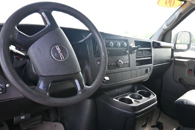 Used 2009 GMC Savana 3500 RWD image 15
