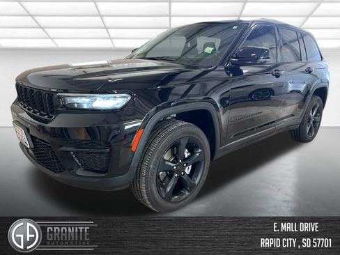Used 2024 Jeep Grand Cherokee Altitude AWD/4WD image 1