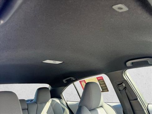 Certified 2025 Toyota Corolla SE image 25