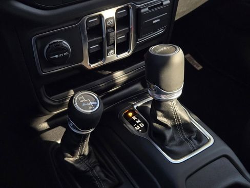 New 2026 Jeep Gladiator Sport AWD/4WD image 21