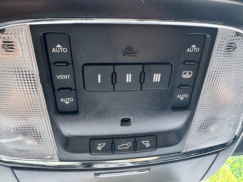 Used 2020 Jeep Grand Cherokee High Altitude AWD/4WD image 29