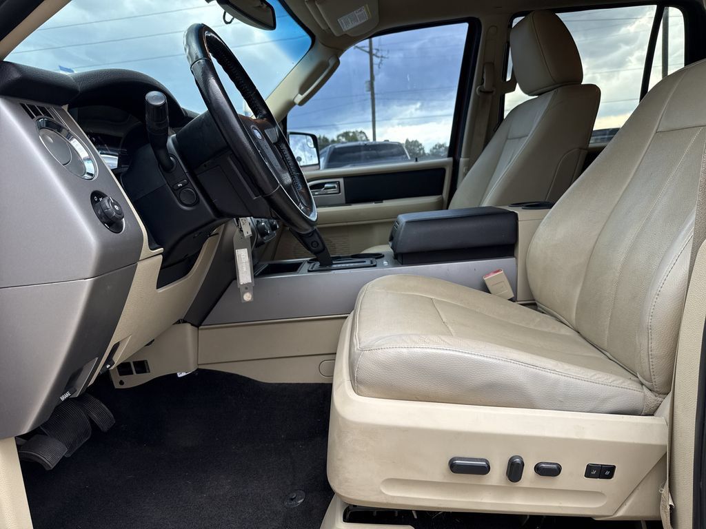 Used 2015 Ford Expedition XLT w/ Equipment Group 202A RWD image 12