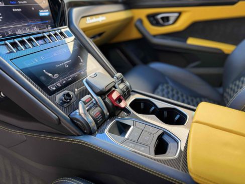 Used 2021 Lamborghini Urus image 53