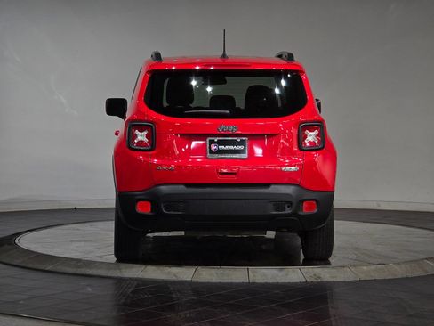 Used 2018 Jeep Renegade Latitude w/ Cold Weather Group image 8