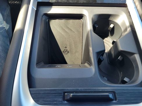 New 2025 Nissan Armada SL w/ Captain's Chari Seat Package image 28