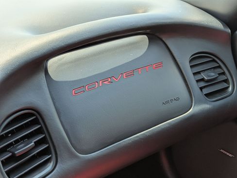 Used 1999 Chevrolet Corvette Coupe w/ Memory Pkg image 18