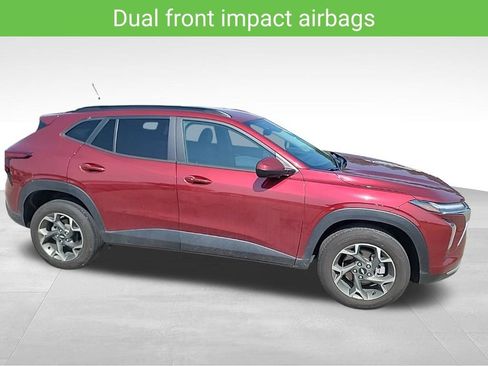 Used 2025 Chevrolet Trax LT w/ Driver Confidence Package FWD image 15