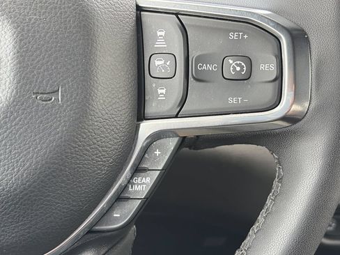 Used 2025 RAM 1500 Laramie AWD/4WD image 27