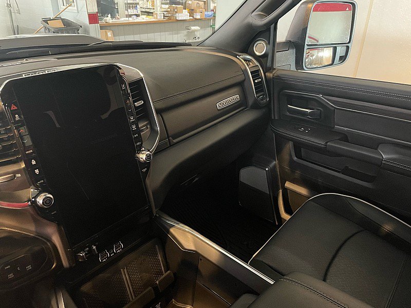 Used 2026 RAM 3500 Laramie AWD/4WD image 11