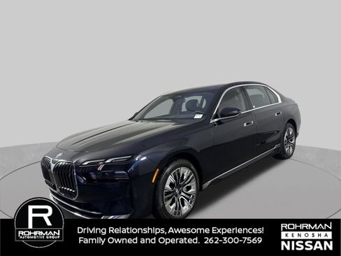 Used 2023 BMW i7 xDrive60 AWD/4WD image 1