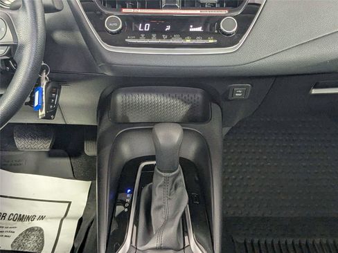 Certified 2025 Toyota Corolla LE FWD image 39