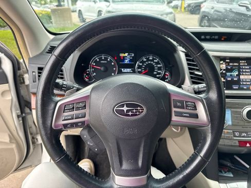 Used 2014 Subaru Outback 2.5i Limited AWD/4WD image 7