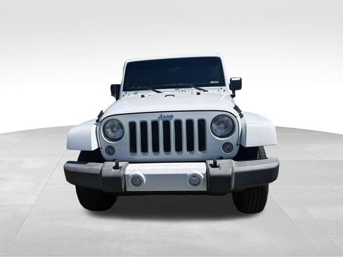 Used 2016 Jeep Wrangler Unlimited Sahara w/ Connectivity Group AWD/4WD image 8