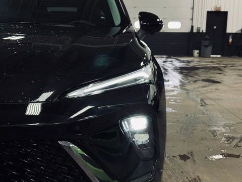 Used 2025 Buick Envision Sport Touring image 3