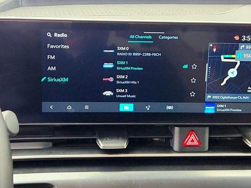 Used 2025 Kia Carnival FWD image 17