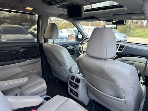 Used 2017 Honda Pilot Elite image 18