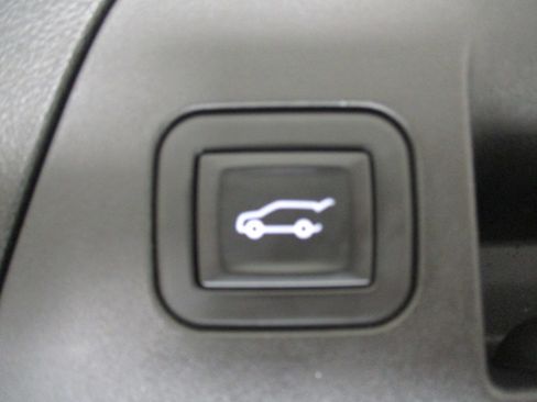 Used 2023 Buick Envision Essence image 14