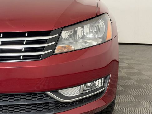Used 2015 Volkswagen Passat TDI SEL Premium FWD image 11