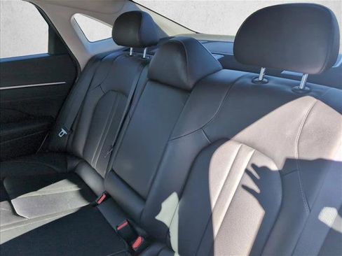 Used 2021 Hyundai Sonata Limited w/ Preferred Accessory Package image 18