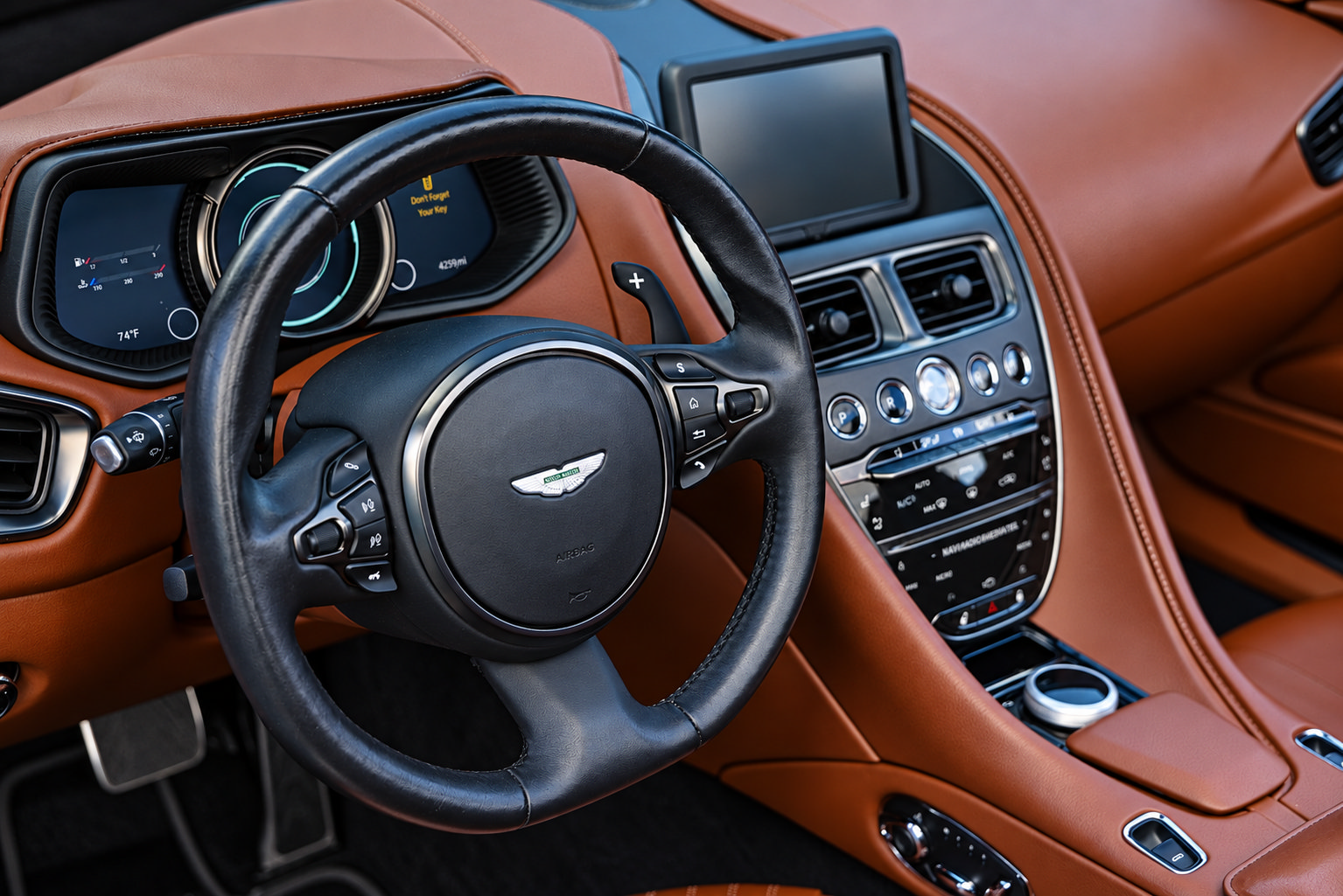 Used 2019 Aston Martin DB11 Volante RWD image 11