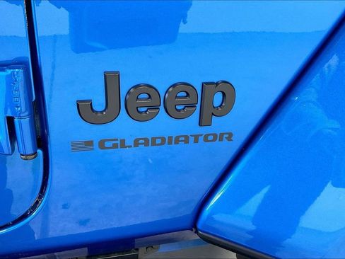 New 2025 Jeep Gladiator Sport image 38