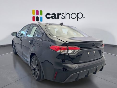 Used 2024 Toyota Corolla SE w/ SE Premium Package FWD image 3