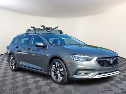 Used 2018 Buick Regal Essence w/ Driver Confidence Package #1
