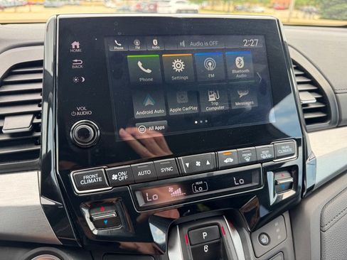 Used 2024 Honda Odyssey Sport image 3