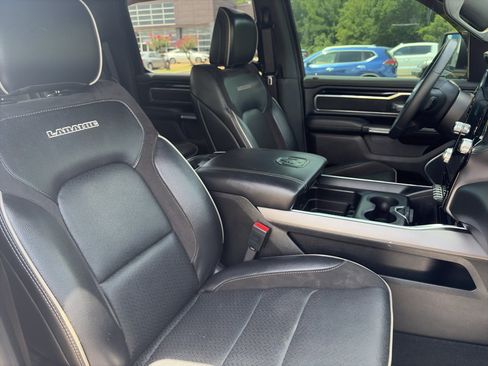 Used 2022 RAM 1500 Laramie AWD/4WD image 12
