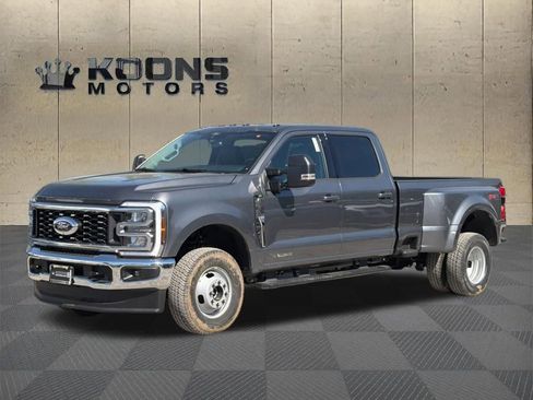 New 2026 Ford F350 XLT w/ XLT Premium Package AWD/4WD image 1