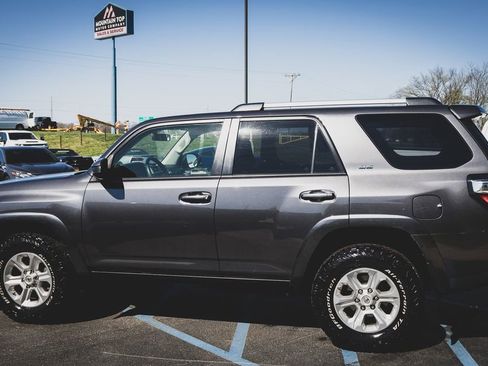 Used 2019 Toyota 4Runner SR5 AWD/4WD image 20