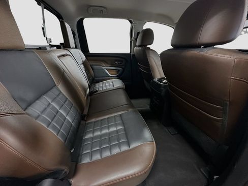 Used 2018 Nissan Titan Platinum Reserve AWD/4WD image 26