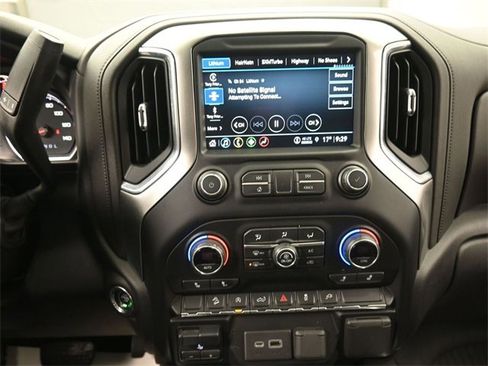 Used 2021 Chevrolet Silverado 1500 LT Trail Boss w/ Convenience Package II image 10