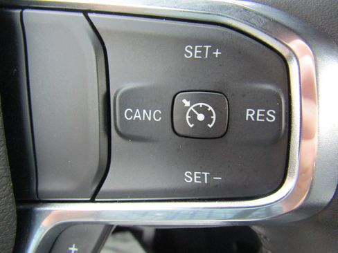 Used 2024 RAM 1500 Laramie image 27