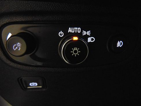 Used 2022 GMC Terrain AT4 w/ Infotainment Package II AWD/4WD image 17
