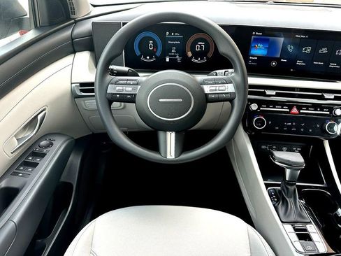 New 2026 Hyundai Tucson SEL FWD image 18
