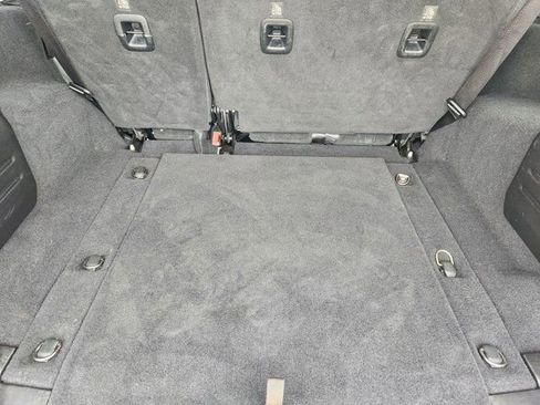 Used 2019 Jeep Wrangler Unlimited Sahara image 33