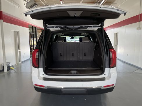 New 2026 GMC Yukon XL Elevation w/ Elevation Premium Package RWD image 8