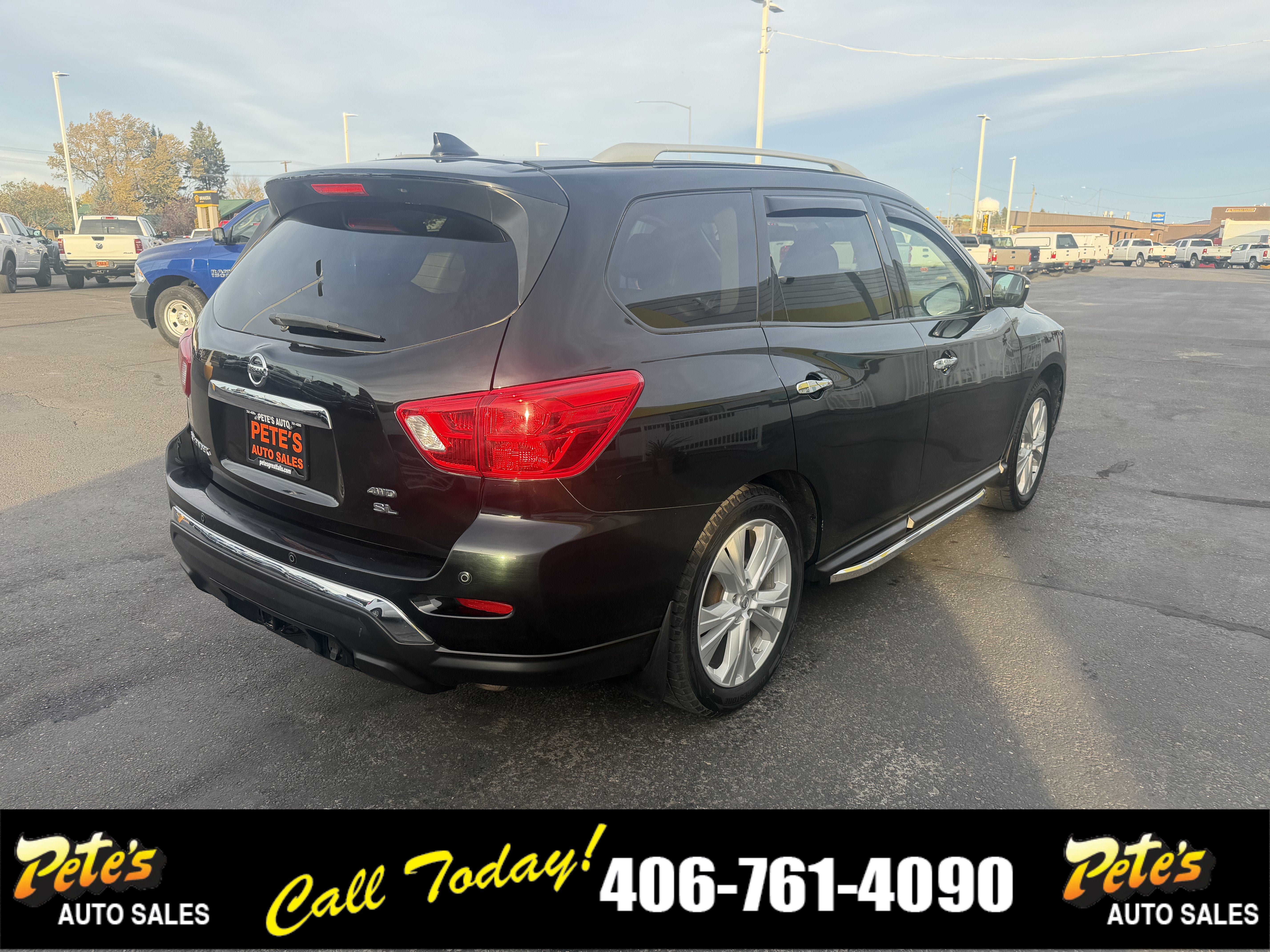 Used 2019 Nissan Pathfinder SL w/ SL Premium Package AWD/4WD image 4