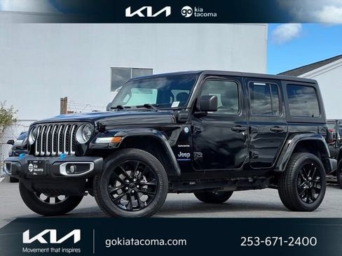 Used 2023 Jeep Wrangler Unlimited Sahara AWD/4WD image 1