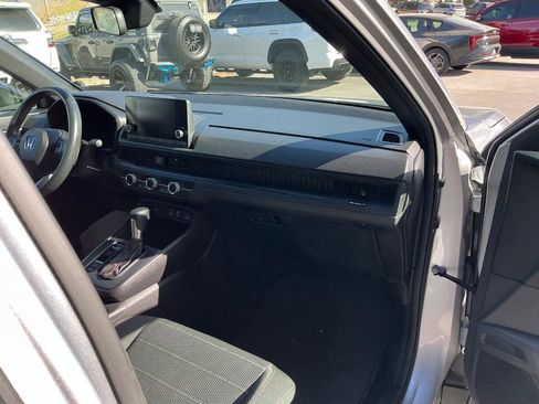 Used 2023 Honda CR-V Sport image 17