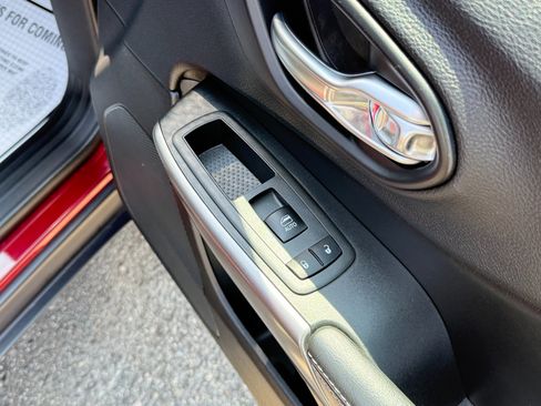 Used 2019 Jeep Cherokee Latitude Plus w/ Comfort/Convenience Group image 51