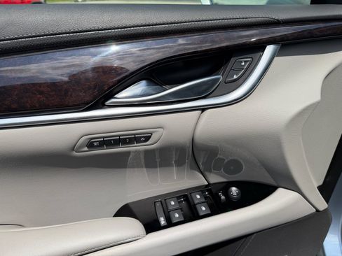 Used 2014 Cadillac XTS Premium FWD image 13