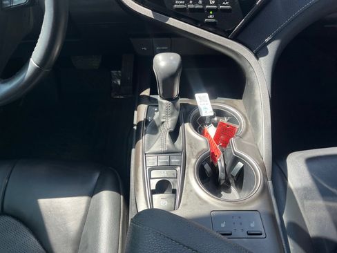 Used 2022 Toyota Camry XSE FWD image 22
