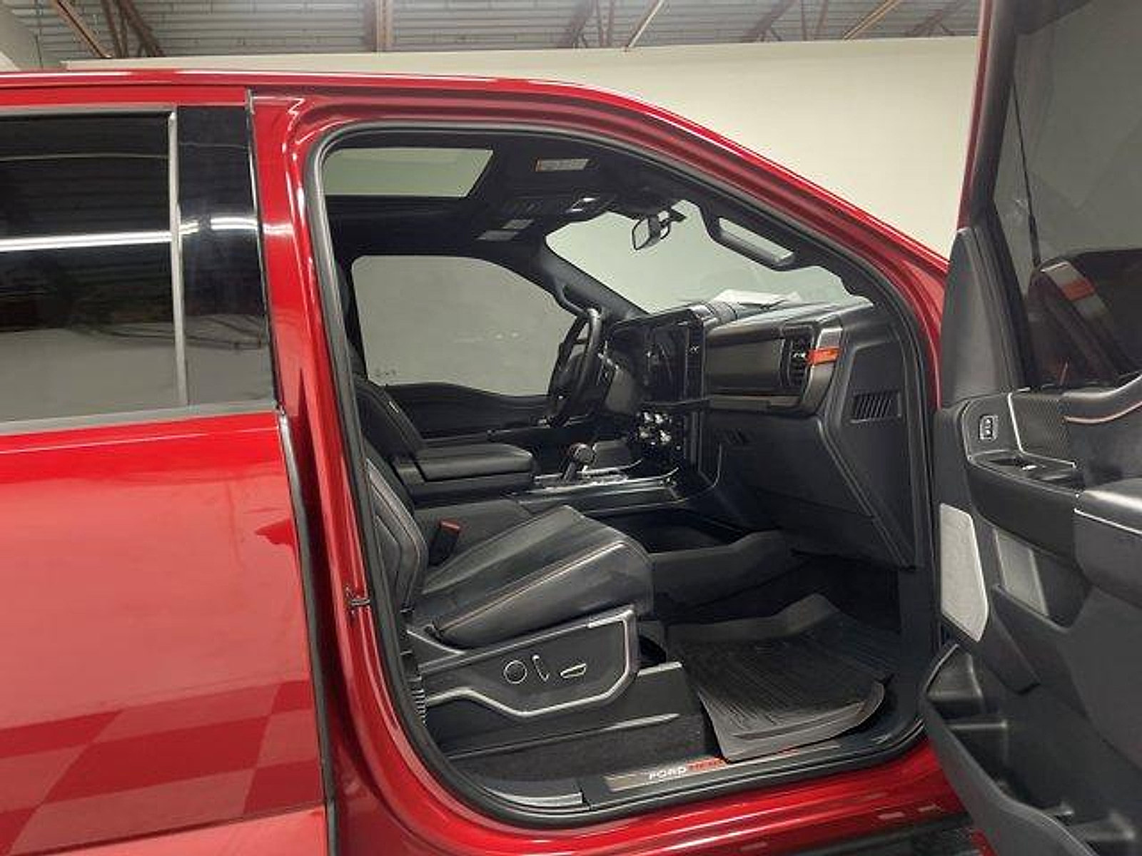 Used 2025 Ford F150 Raptor AWD/4WD image 18