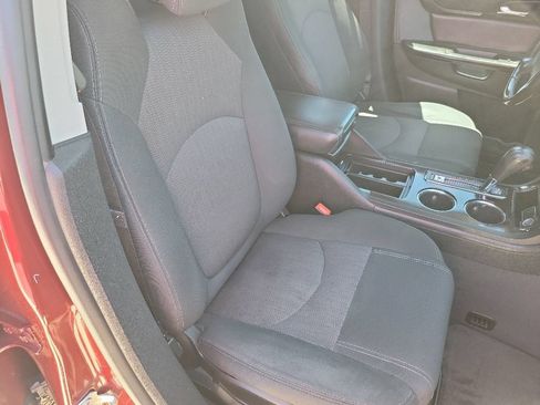 Used 2017 Chevrolet Traverse LT w/ Style and Technology Package FWD image 44